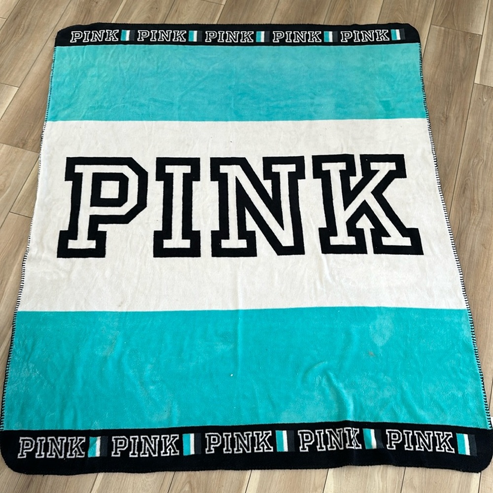 VS PINK throw blanket